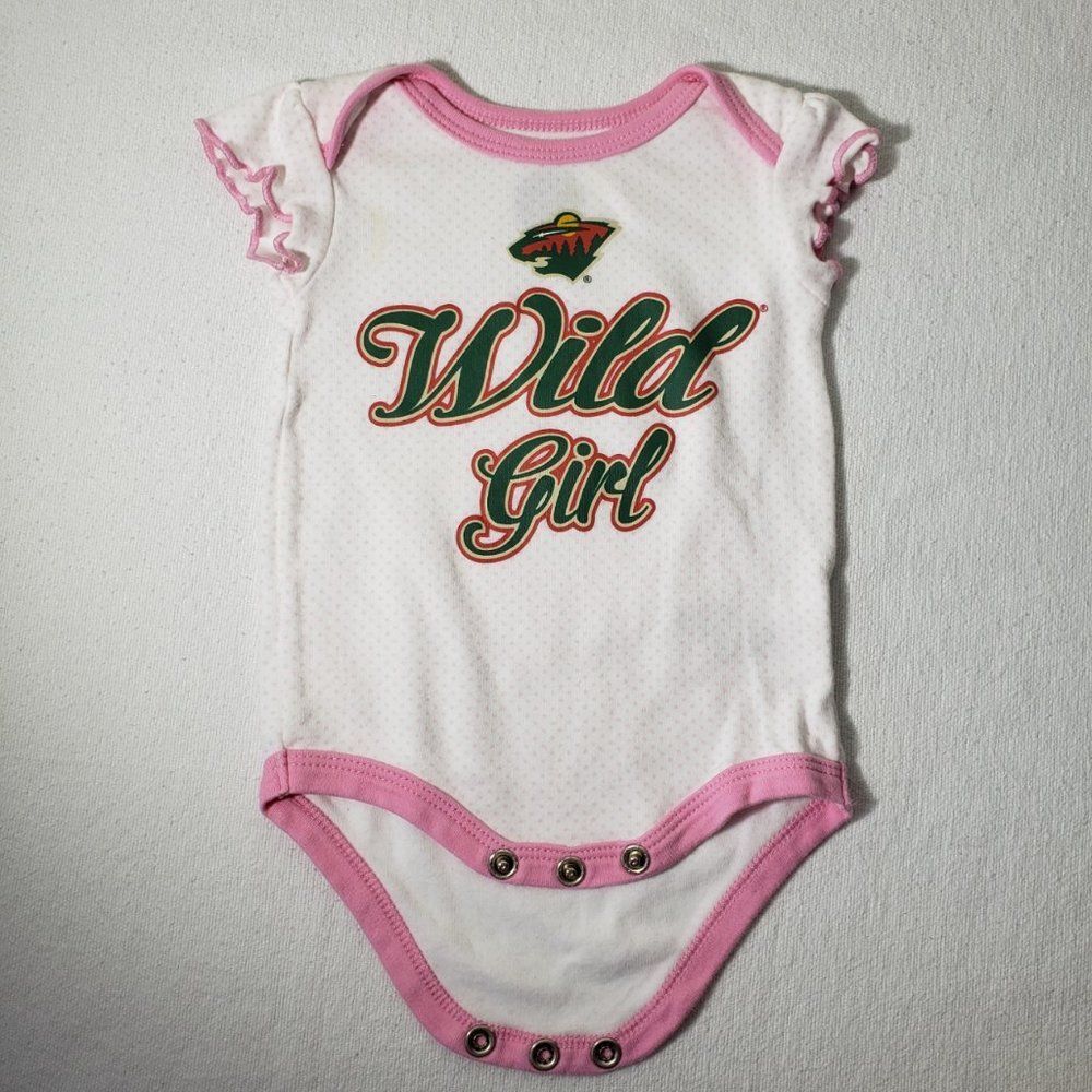 MN WILD Baby GIRL NHL Hockey Fan 1 Pc. Cotton Bodysuit 0-3M White Pink Polka dot